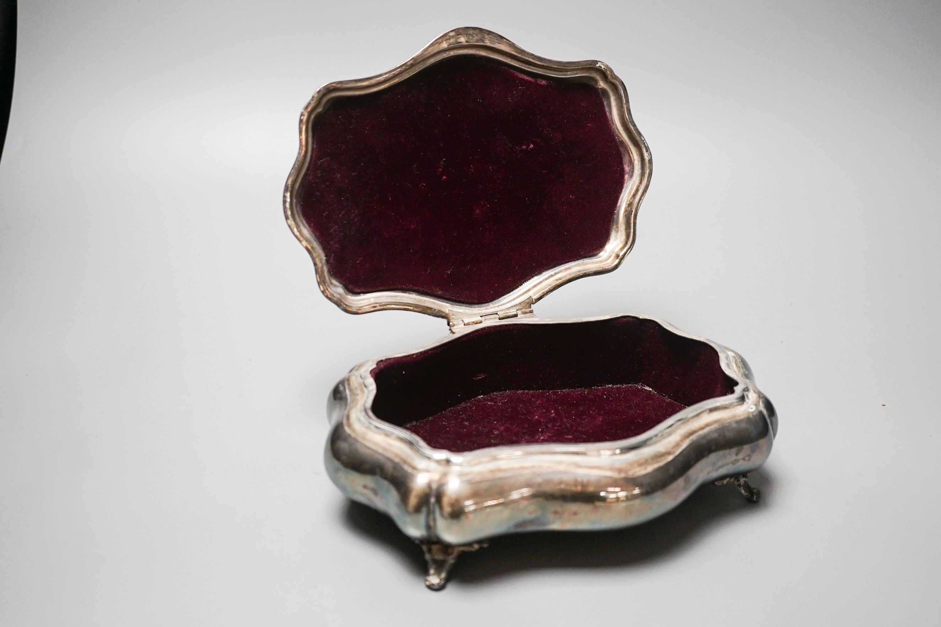 A 20th century Italian 800 standard white metal trinket box, once belonging to Arabella Churchill, 22cm.